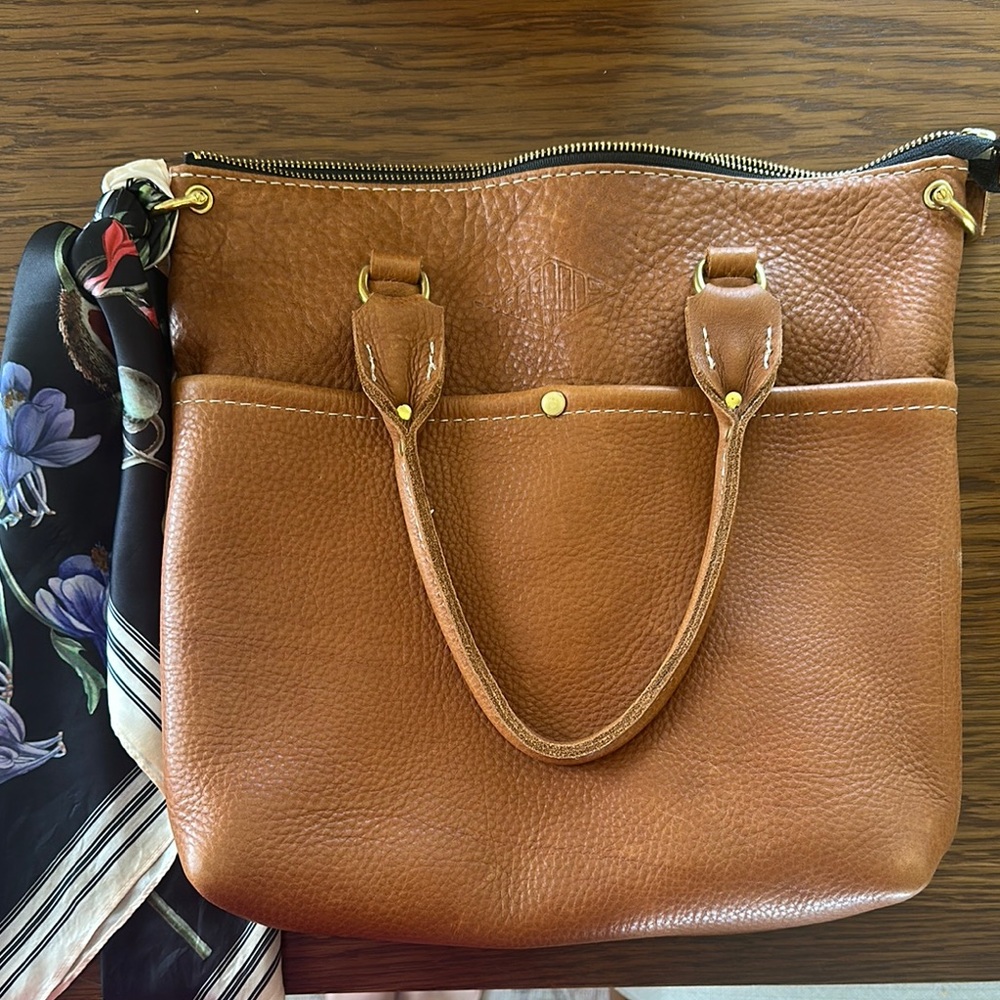 Finns Fickle Leather Rover Crossbody